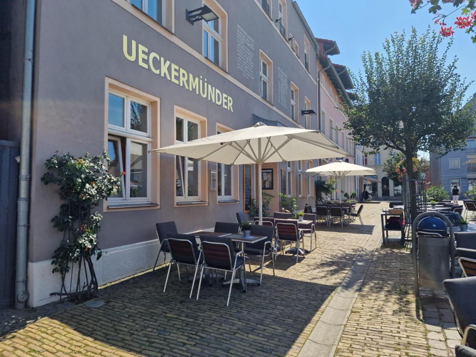 Hotel Am Markt & Brauhaus Stadtkrug อึคเคอร์มึนเดอ ภายนอก รูปภาพ